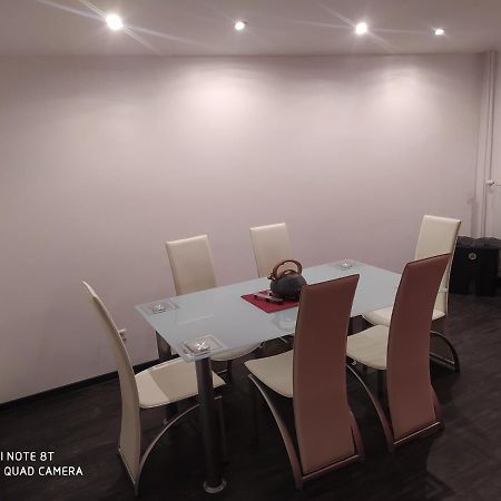 Park Villa Ferienwohnung Mit Pool Und 3 Schlafzimmer Ильцен Экстерьер фото